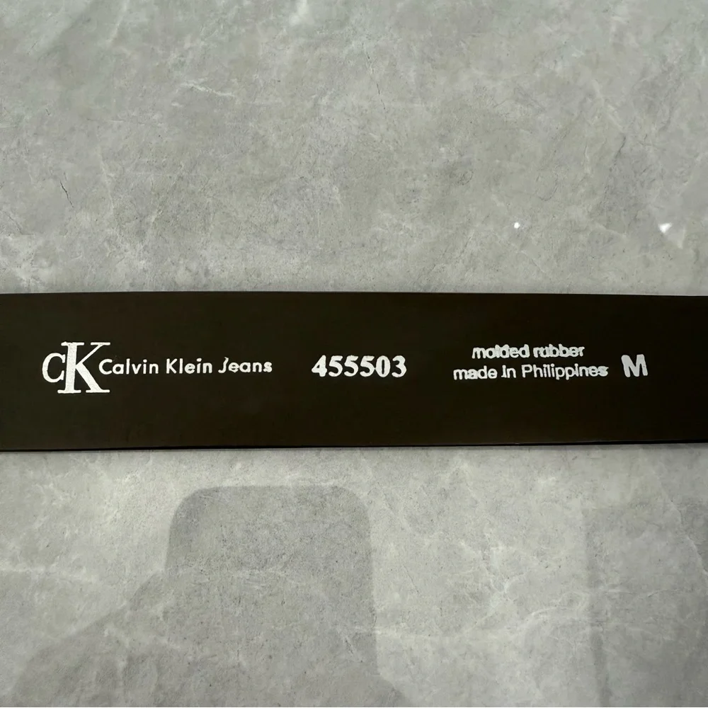 Women’s CK Calvin Klein Jeans Molded Rubber Belt Medium